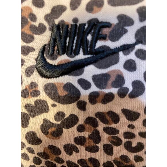 Nike festival all over cheetah print cropped sweatshirt S/M - Picture 3 of 4